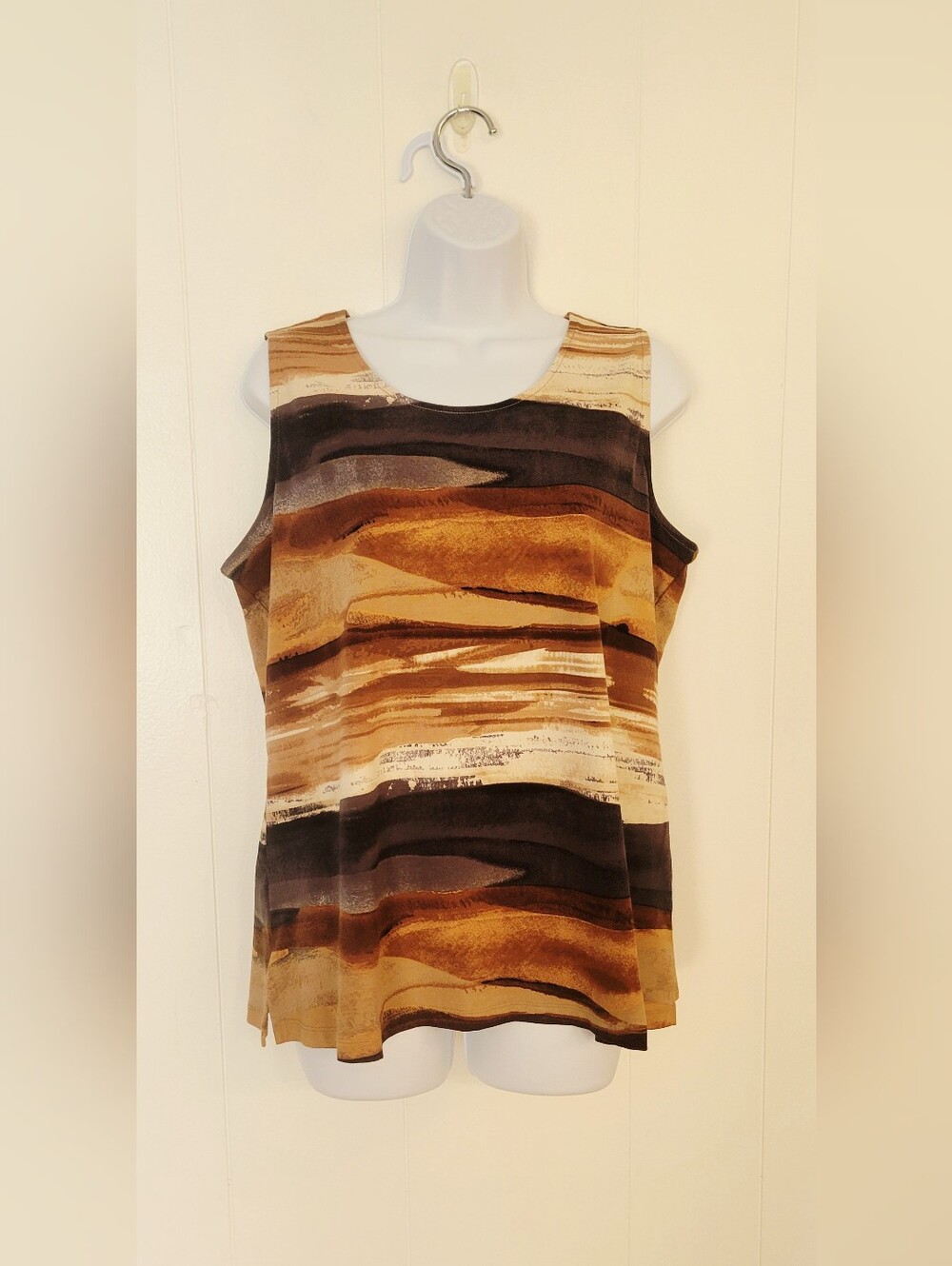 Sleeveless Wave-Stripe Tank Top